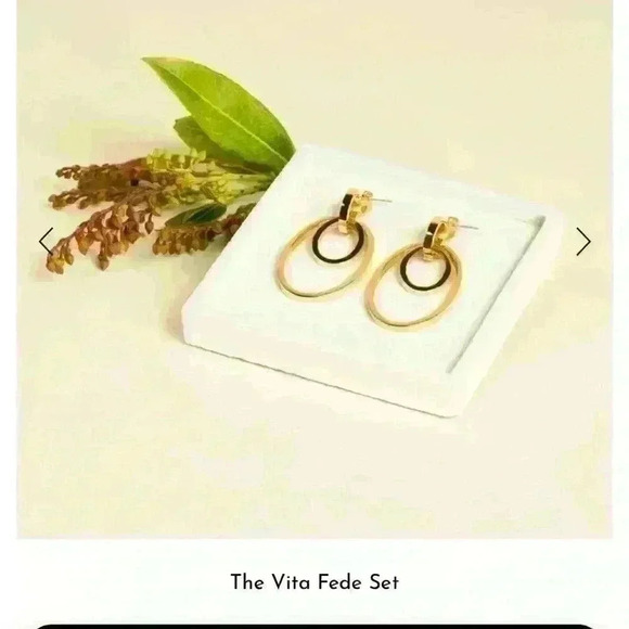 Vite Fed modular earrings that can be worn many different ways! Never worn. - Picture 2 of 5